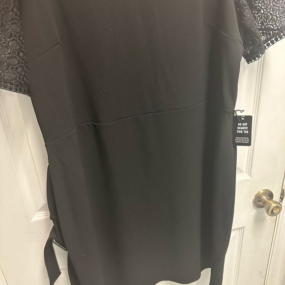 Express dress - Picture 5 of 6